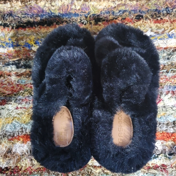 Fuzzy Platform Slippers - Picture 2 of 6